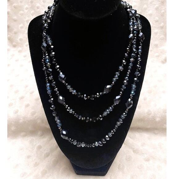Vintage Chico's Signature Deep Navy & Pale Blue Glass Bead 27" Long Necklace - Picture 2 of 5
